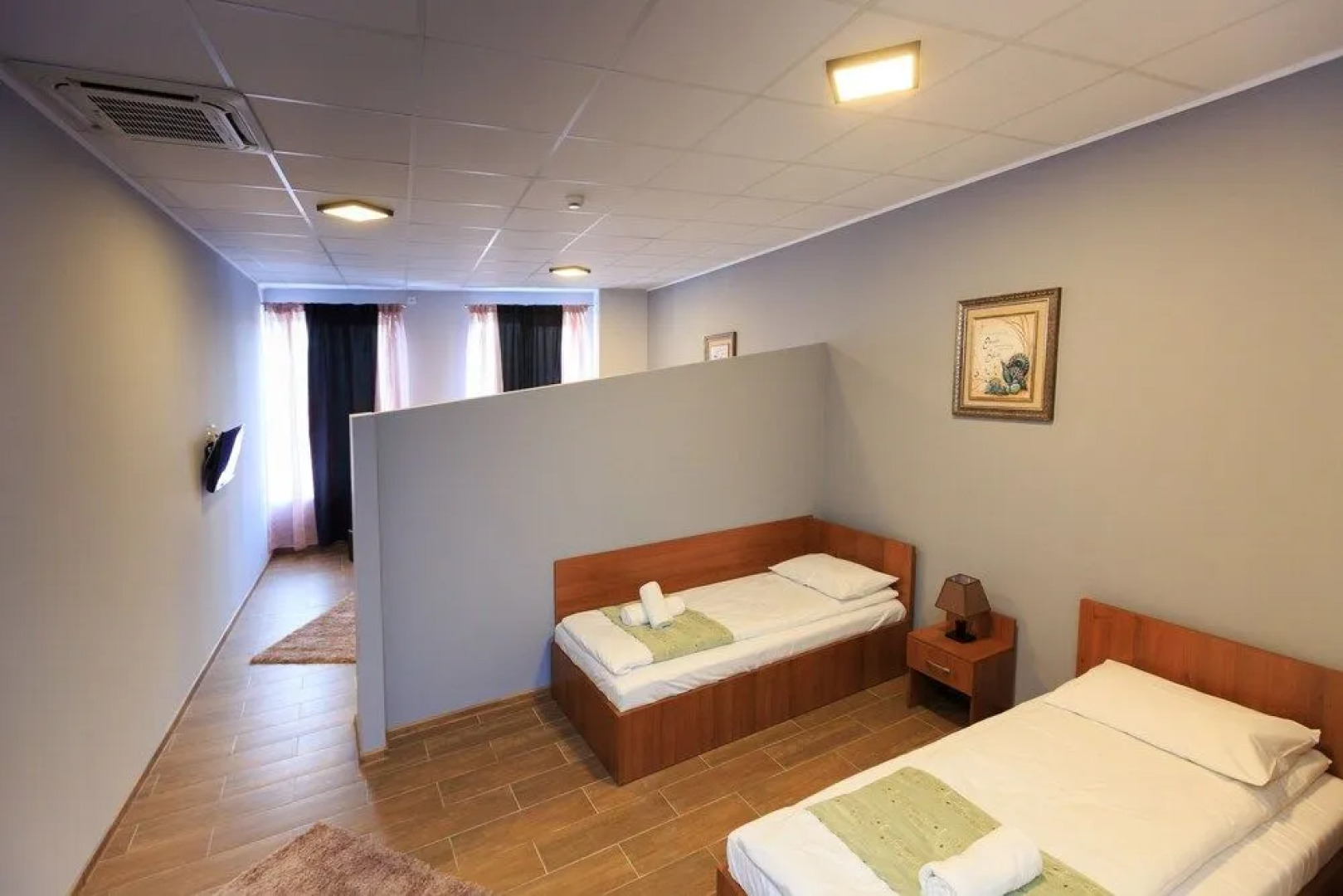 Corner Center Rental