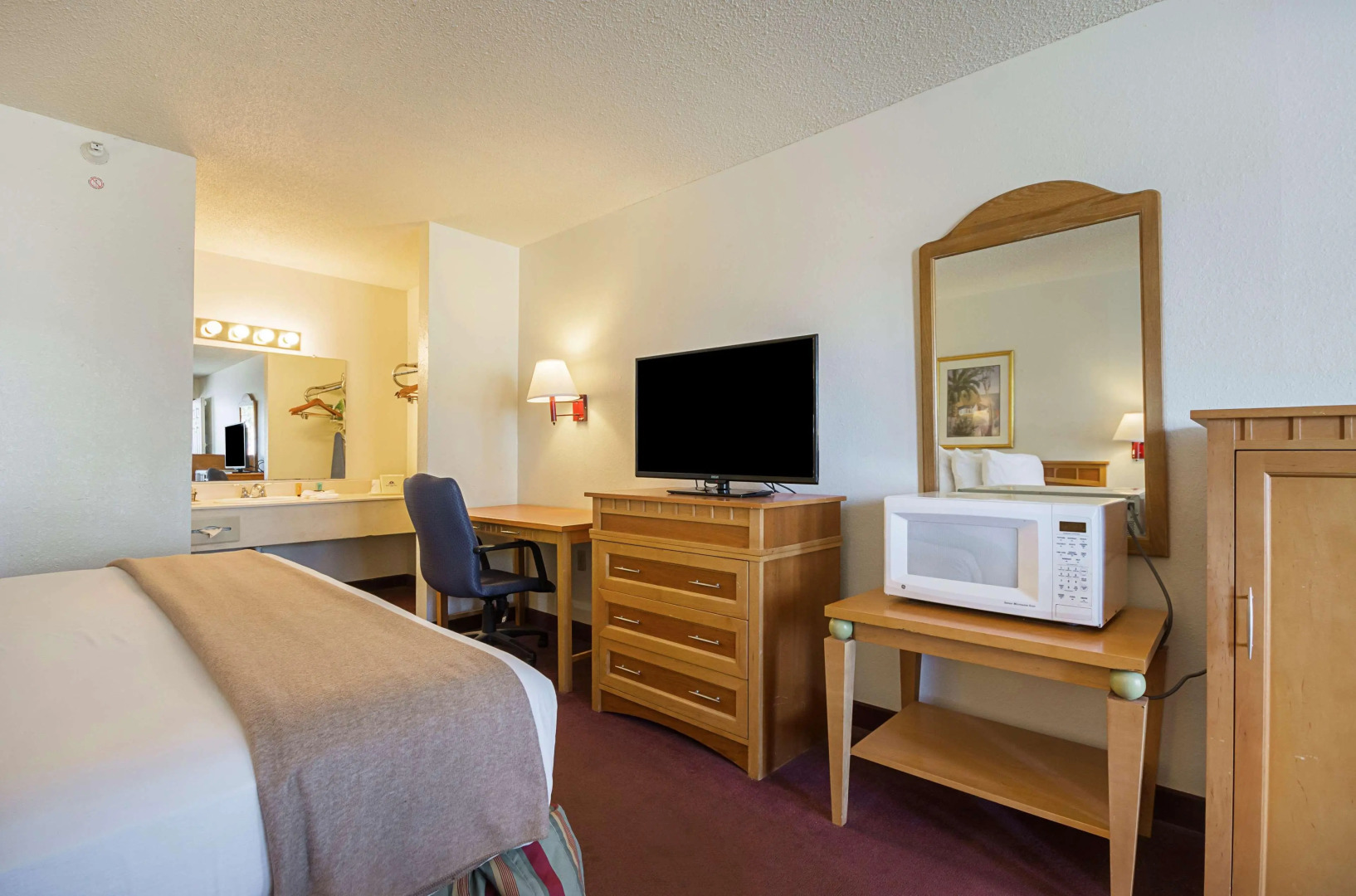 Americas Best Value Inn & Suites Melbourne