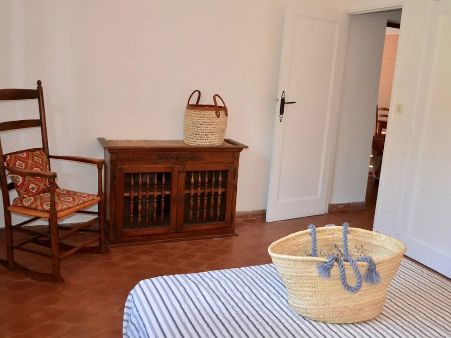 Pretty Holiday Home in Tourtour France Near Lake St. Croix