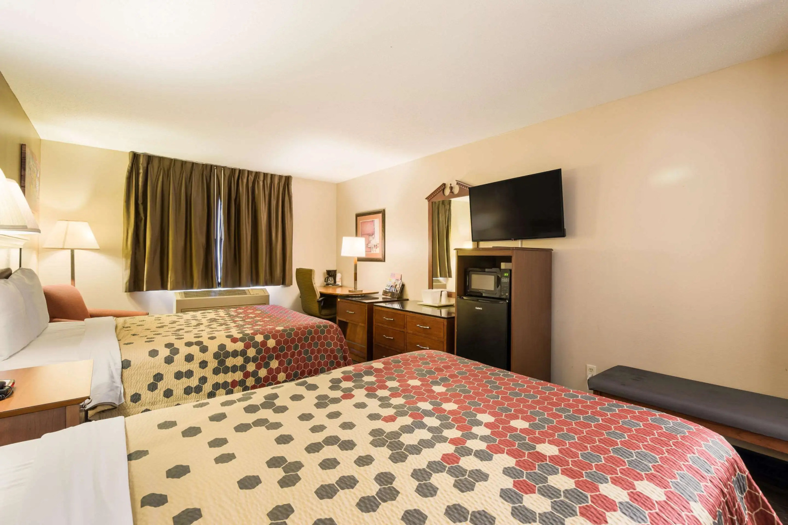 Econo Lodge Lake Mills