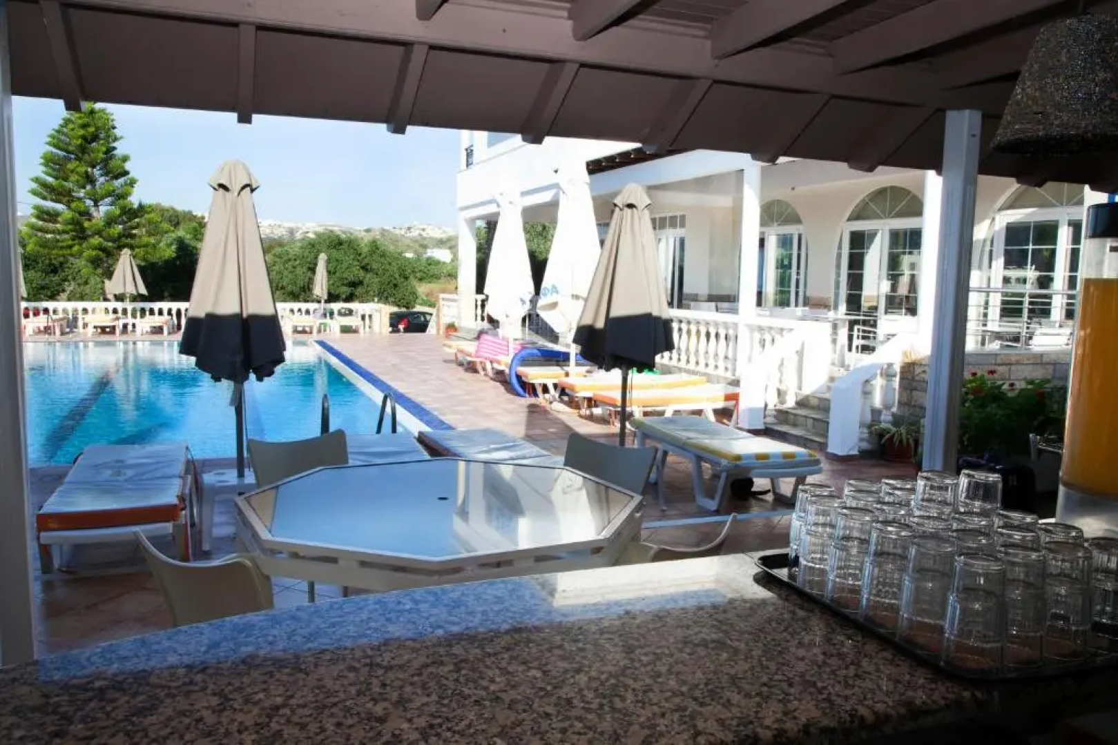 Zeus Hotel