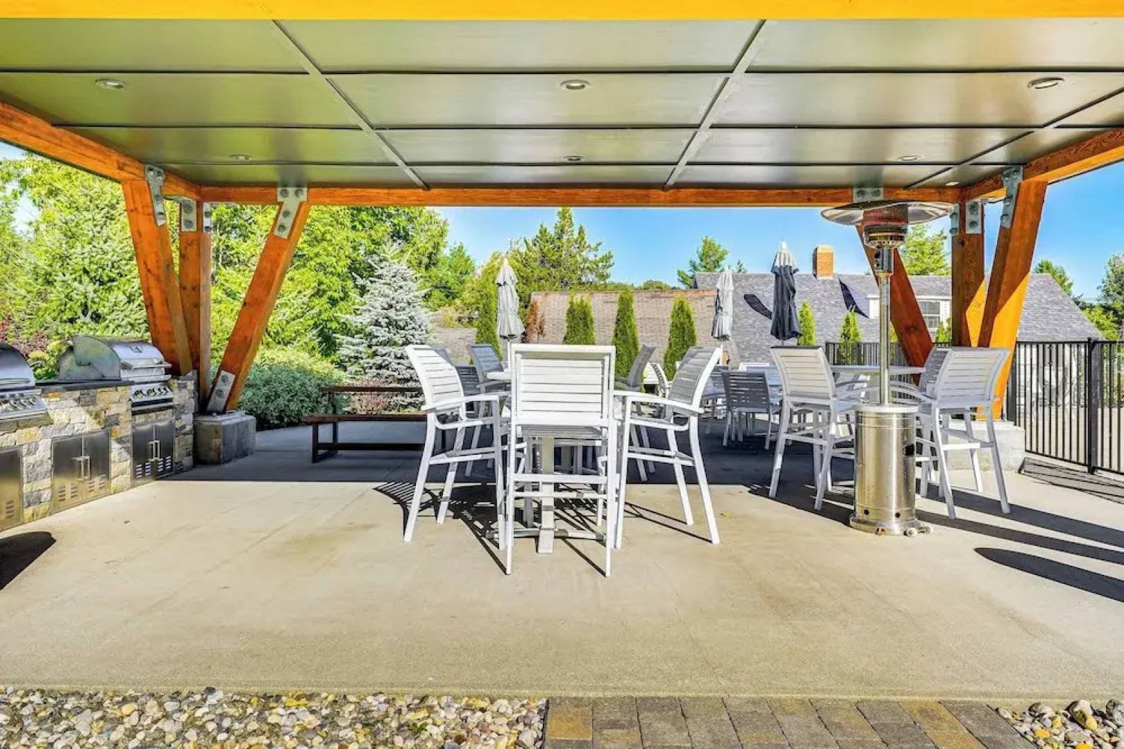 Walk to Ski Lift: Spacious Condo in West Dover!