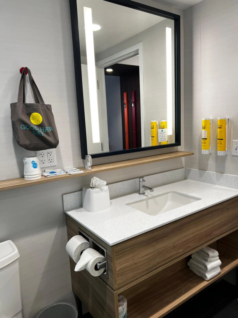 Tru by Hilton Lancaster East