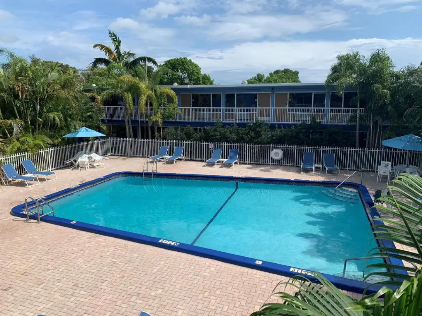 Rodeway Inn & Suites Fort Lauderdale Airport / Cruise Port