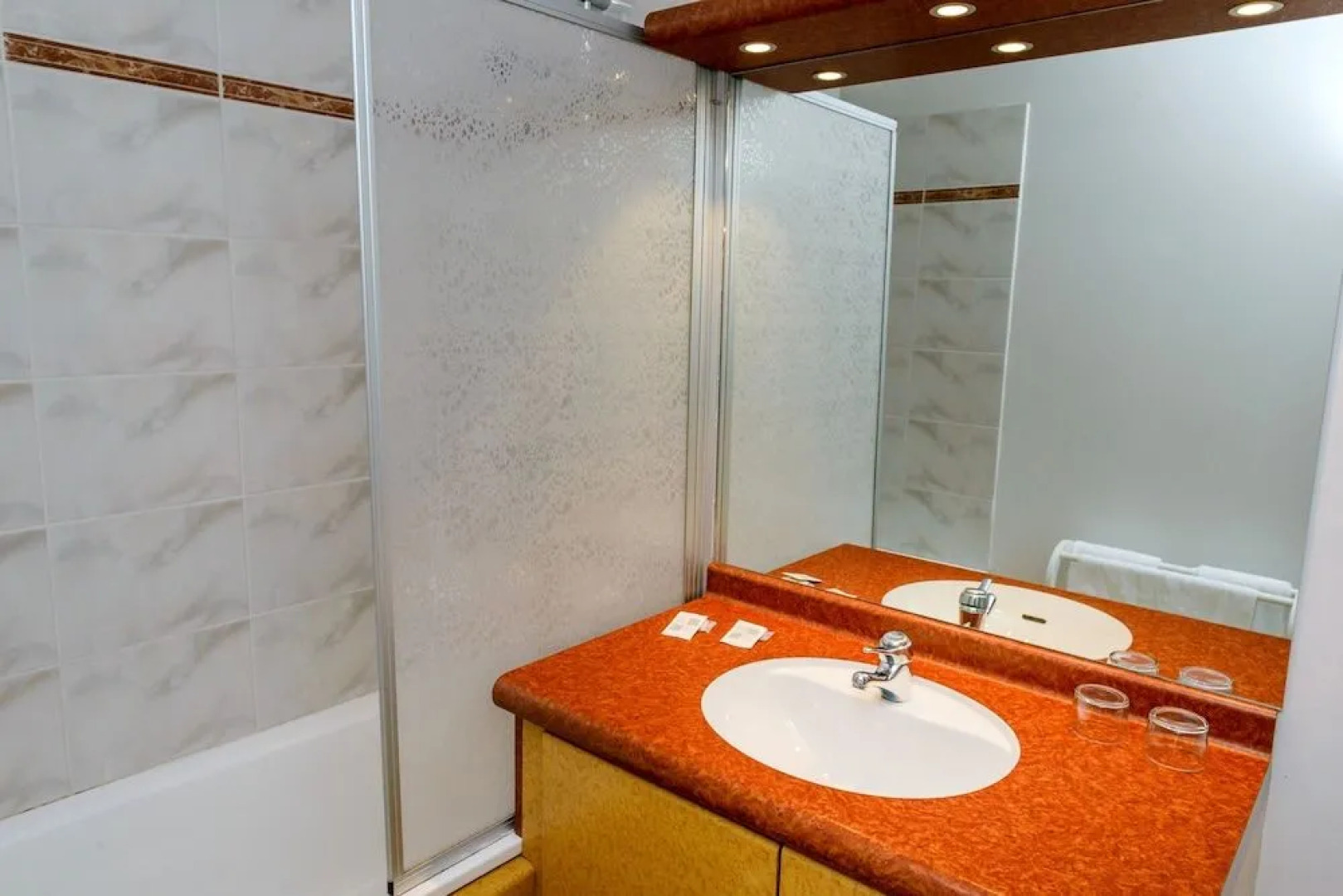 Logis Hotel Restaurant La Tour de Ciron