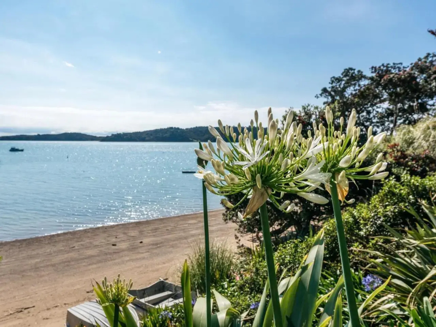 Peaceful Picnic Bay - Surfdale Holiday Home