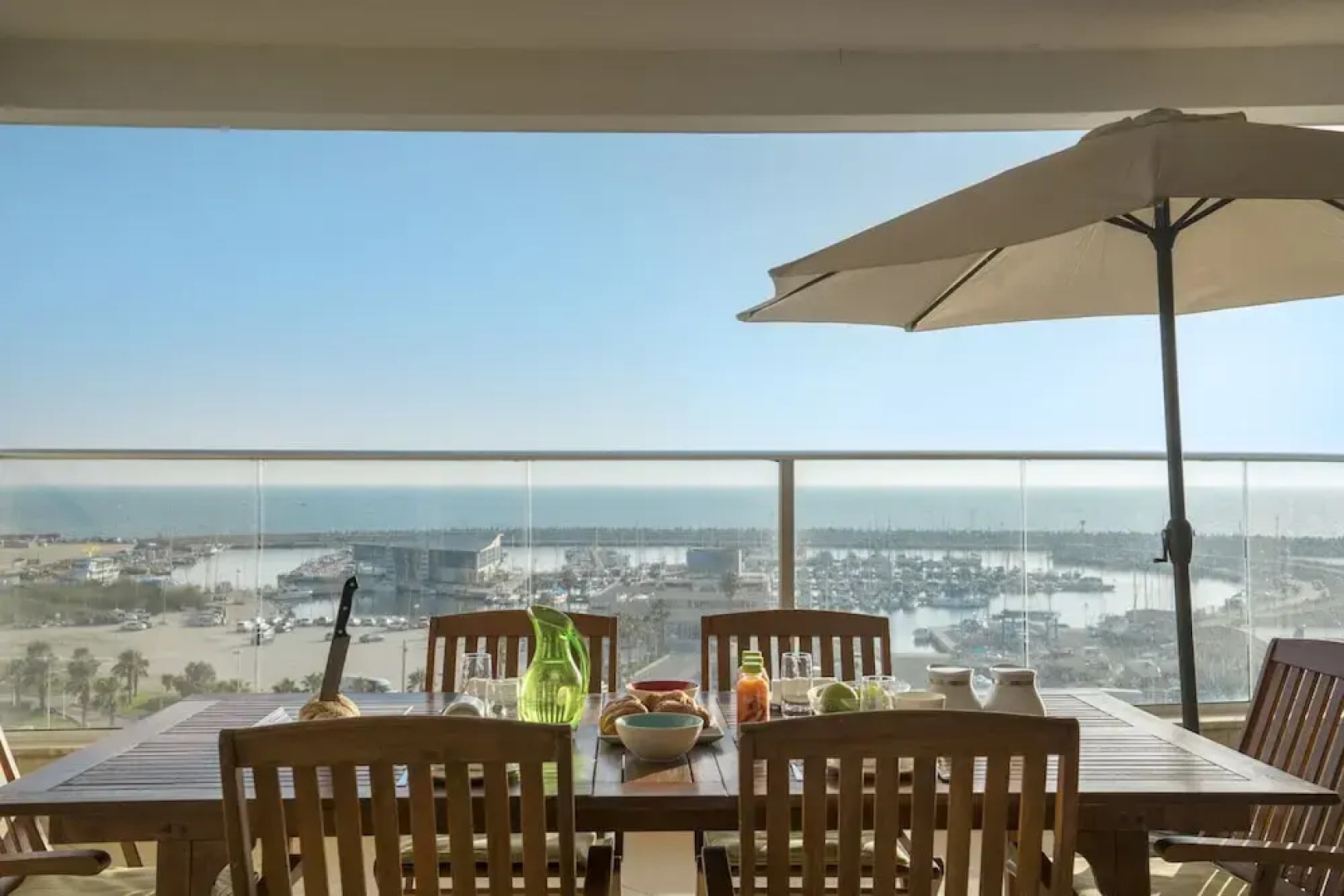 Luxury Apartment On The Beach