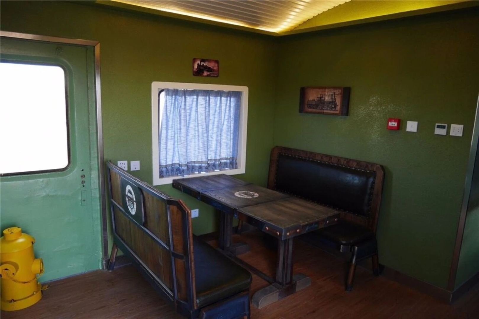 Jin Sha Hai Train Hotel