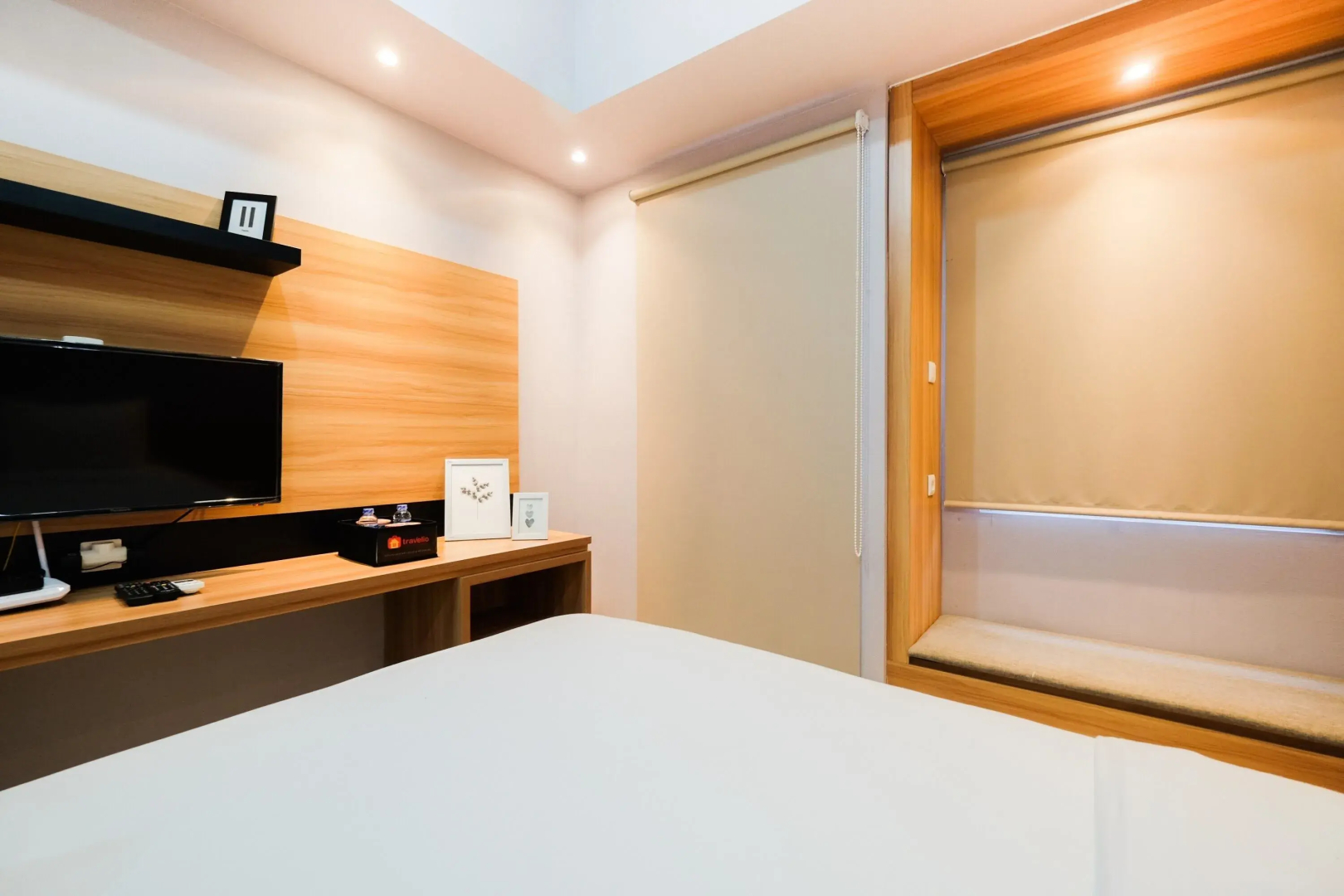 Comfortable and Fully Furnished Studio Apartment at Mustika Golf Residence