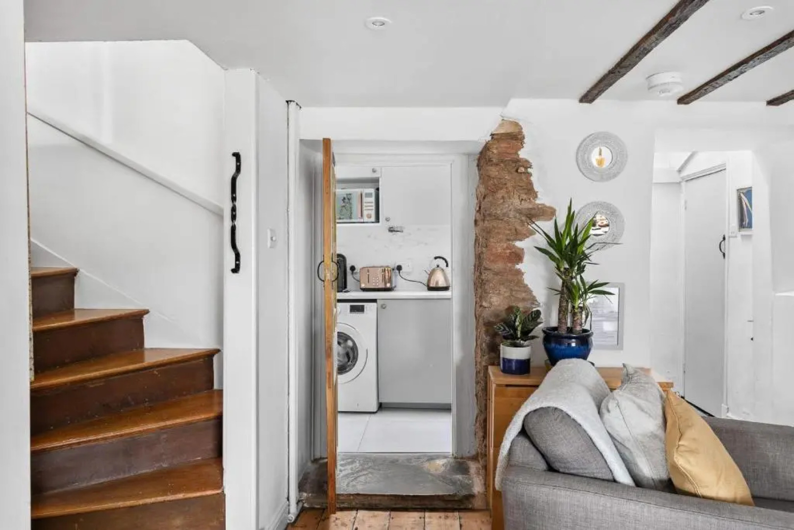 Fourways - Stylish 3-storey Townhouse With Gardens