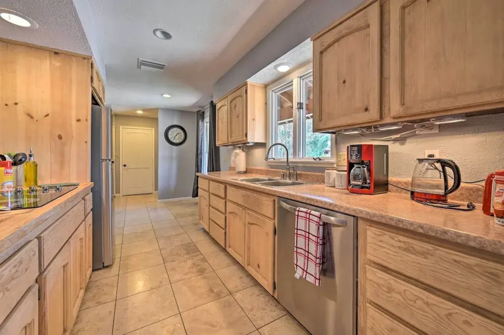 4 Mi to Main Street: Spacious Sedona Home