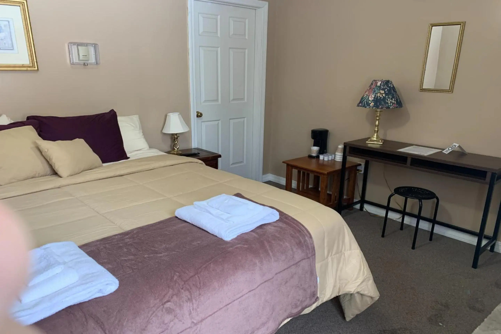 Love Hotels St John River by OYO at Fort Kent ME