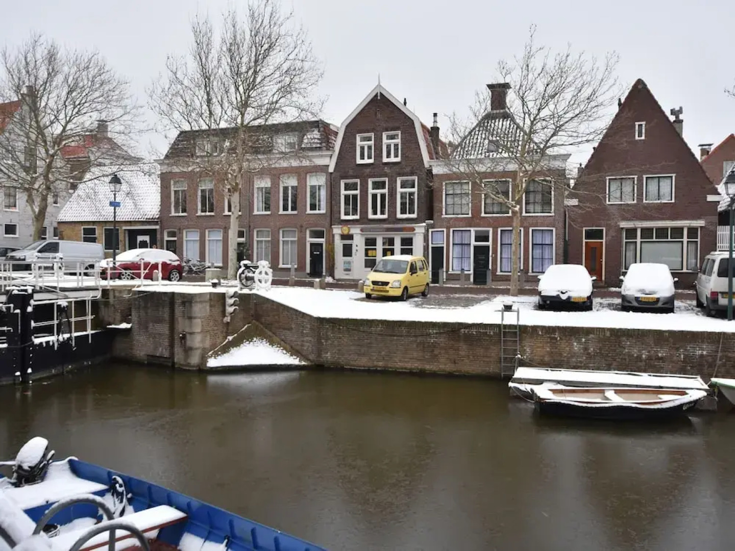 Grand Townhouse in Harlingen near Beach