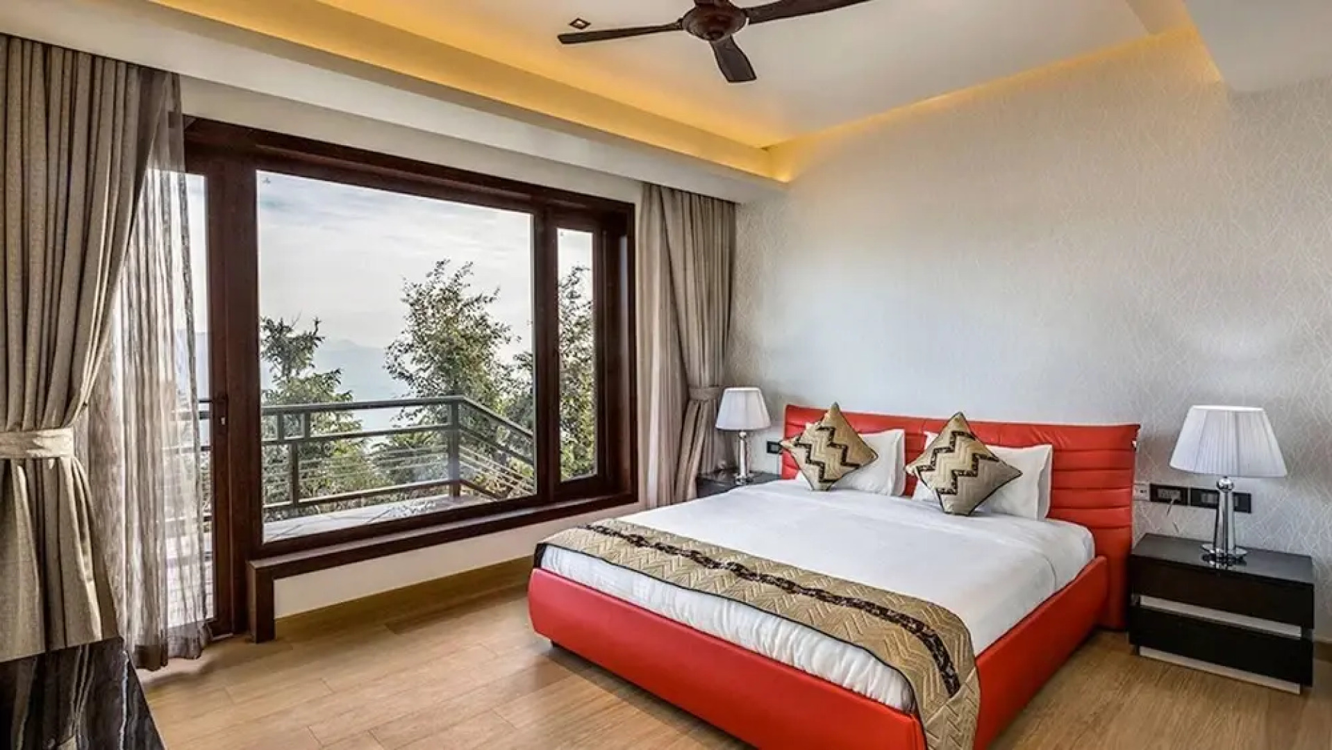 An Extravagant Luxurious Pushp Villa Overlooking The Ganges and Rishikesh Valley