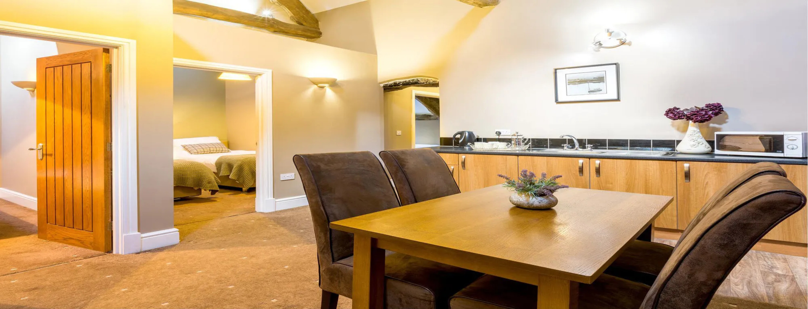 The Lounge Hotel and Bar