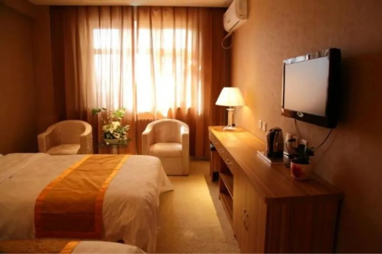 C’est La Vie Hotel Chengde