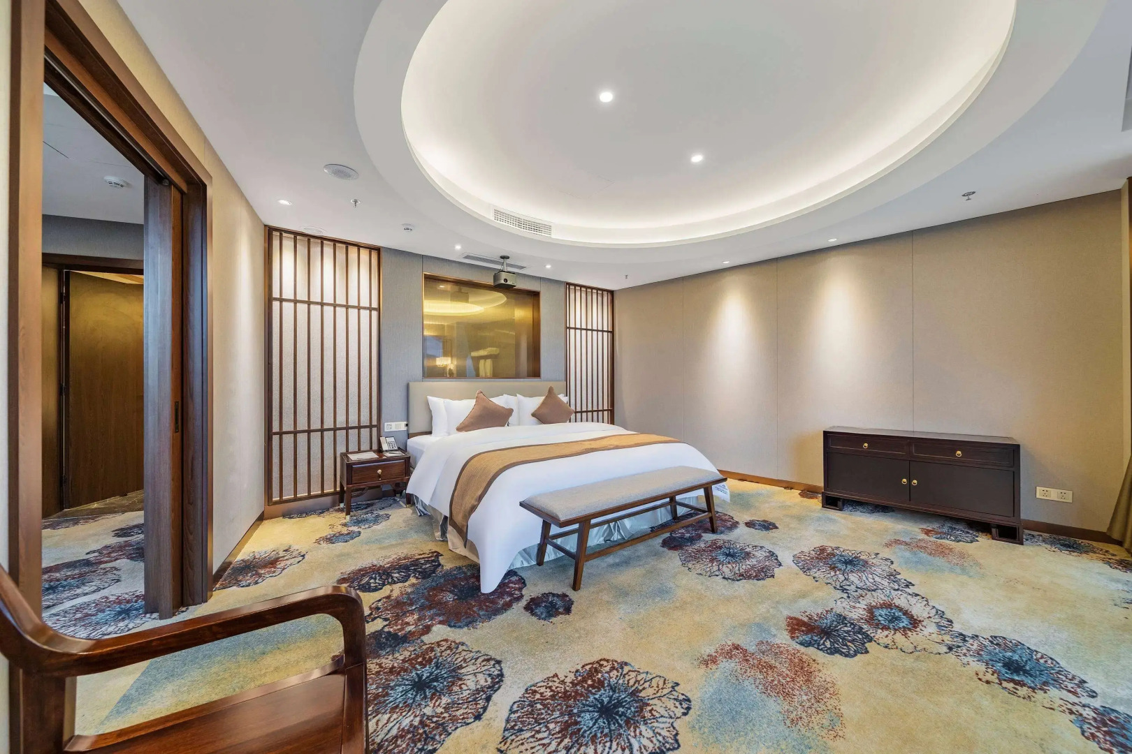 Howard Johnson By Wyndham Lake Serenity Hotel Neijiang