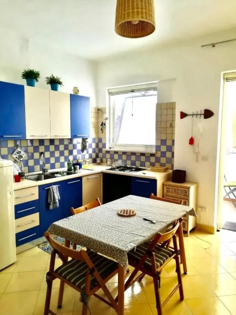 Appartamento rifinito con vista panoramica a 50 mt dal mare