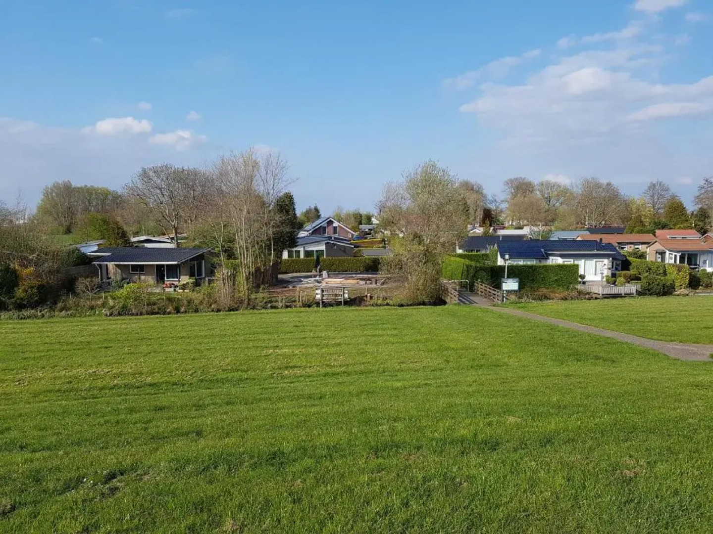 Nieuwe Beachbungalow aan IJsselmeer 39 24