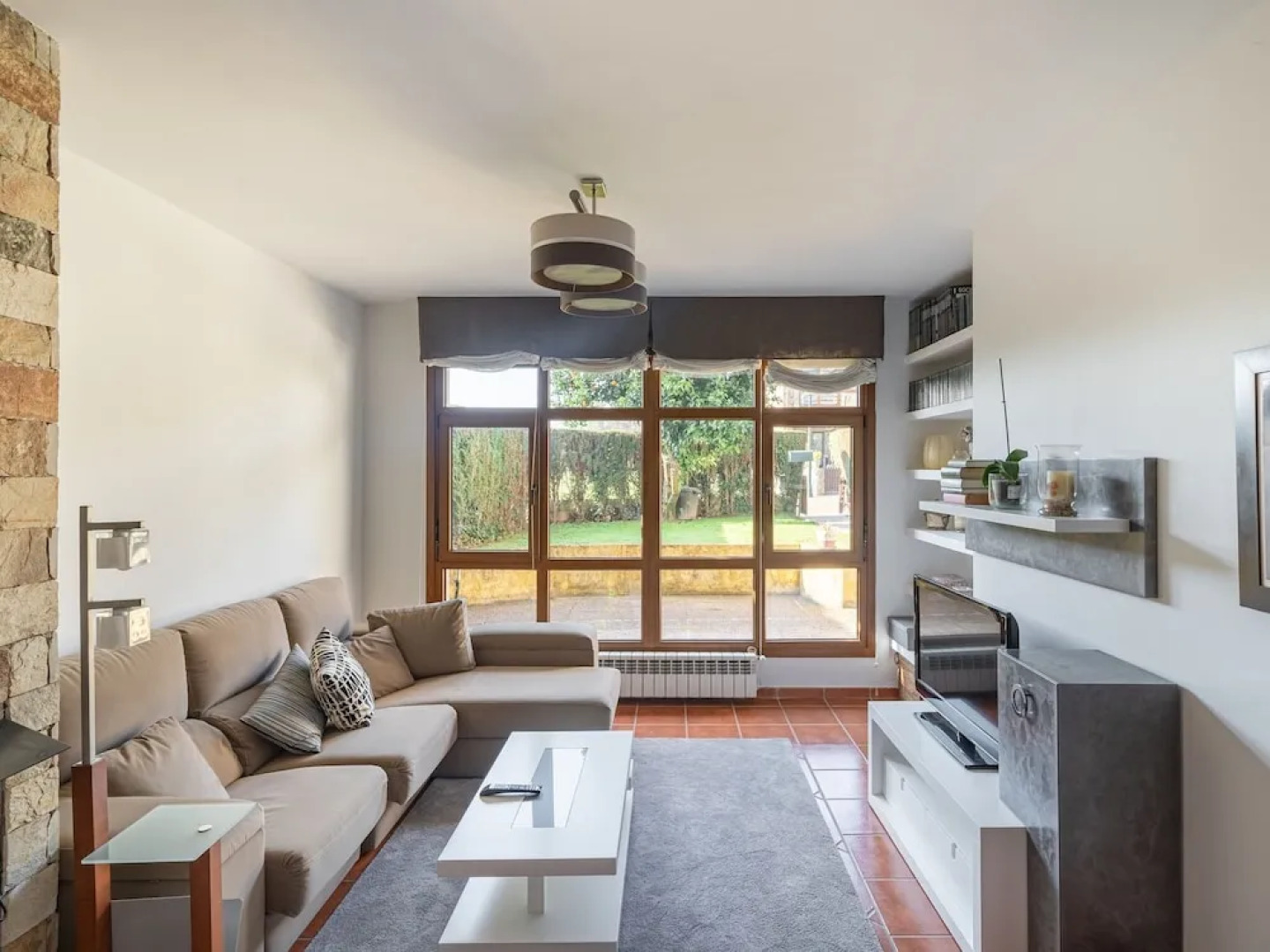 Classy Holiday Home With Swimming Pool, Garden, Bbq, Parking