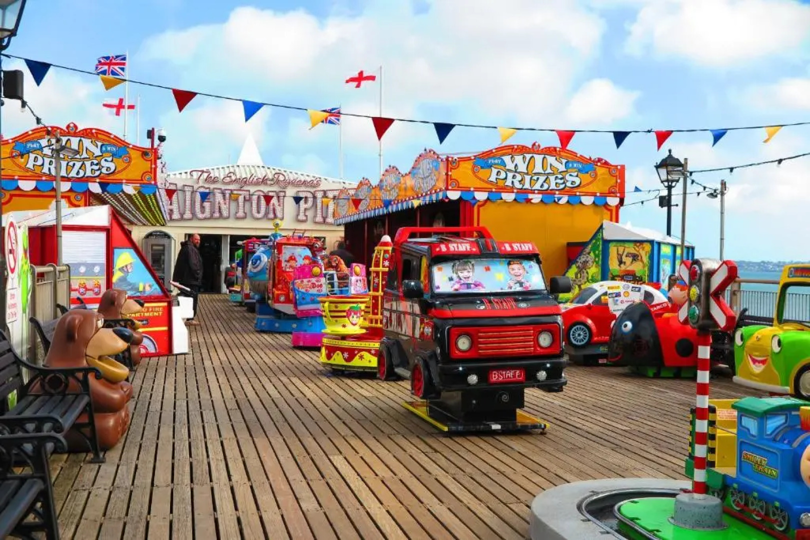 Esplanade Court Apartments With Seasonal Swimming Pool