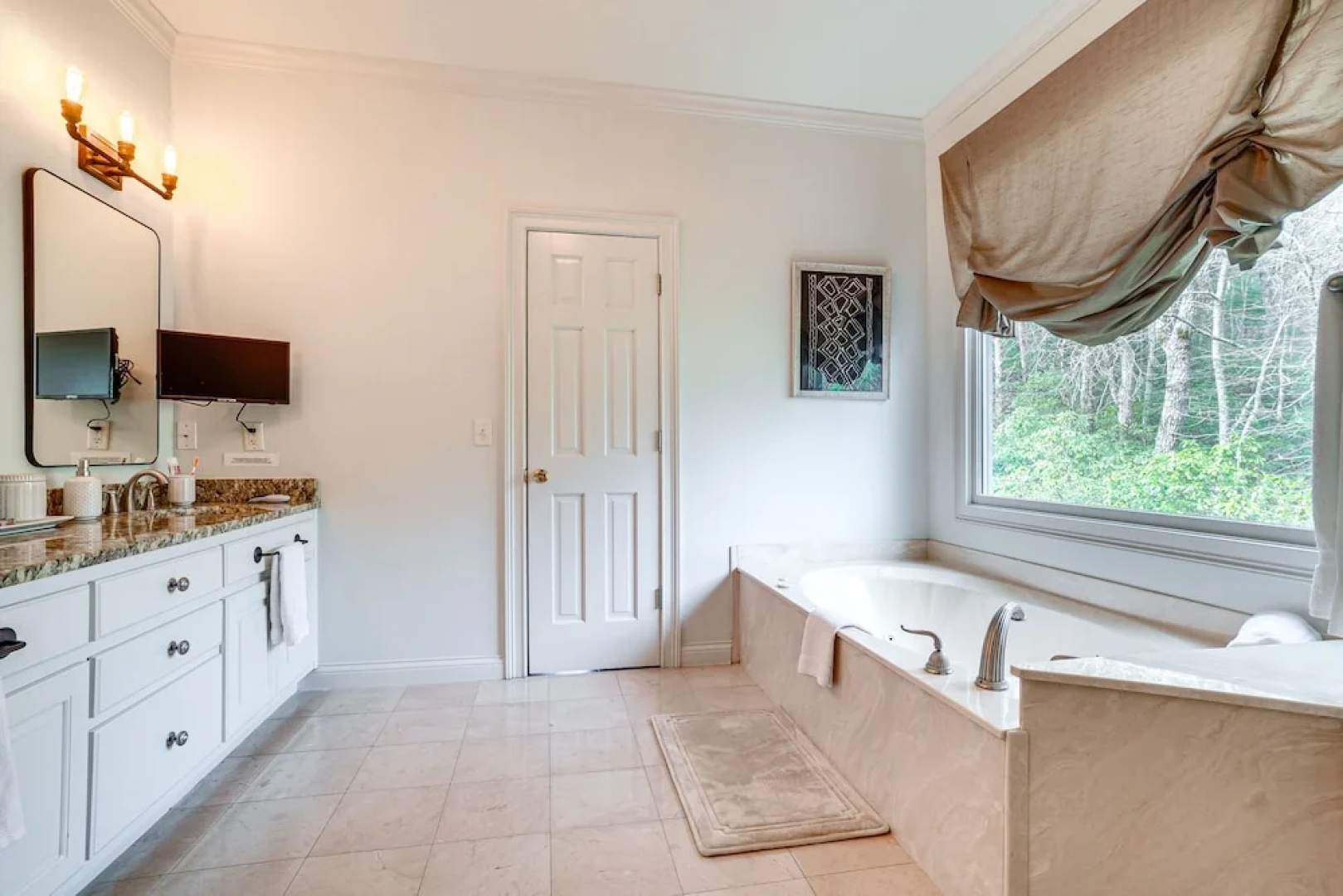 High-end Helen Home: Heated Pool, Fire Pit + Views