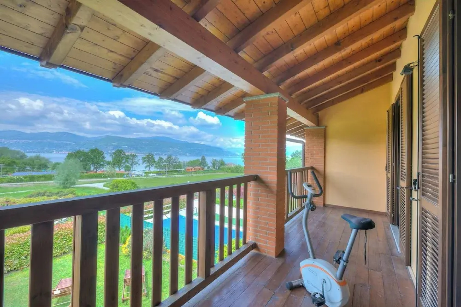 Miralago Lake View & Private Garden