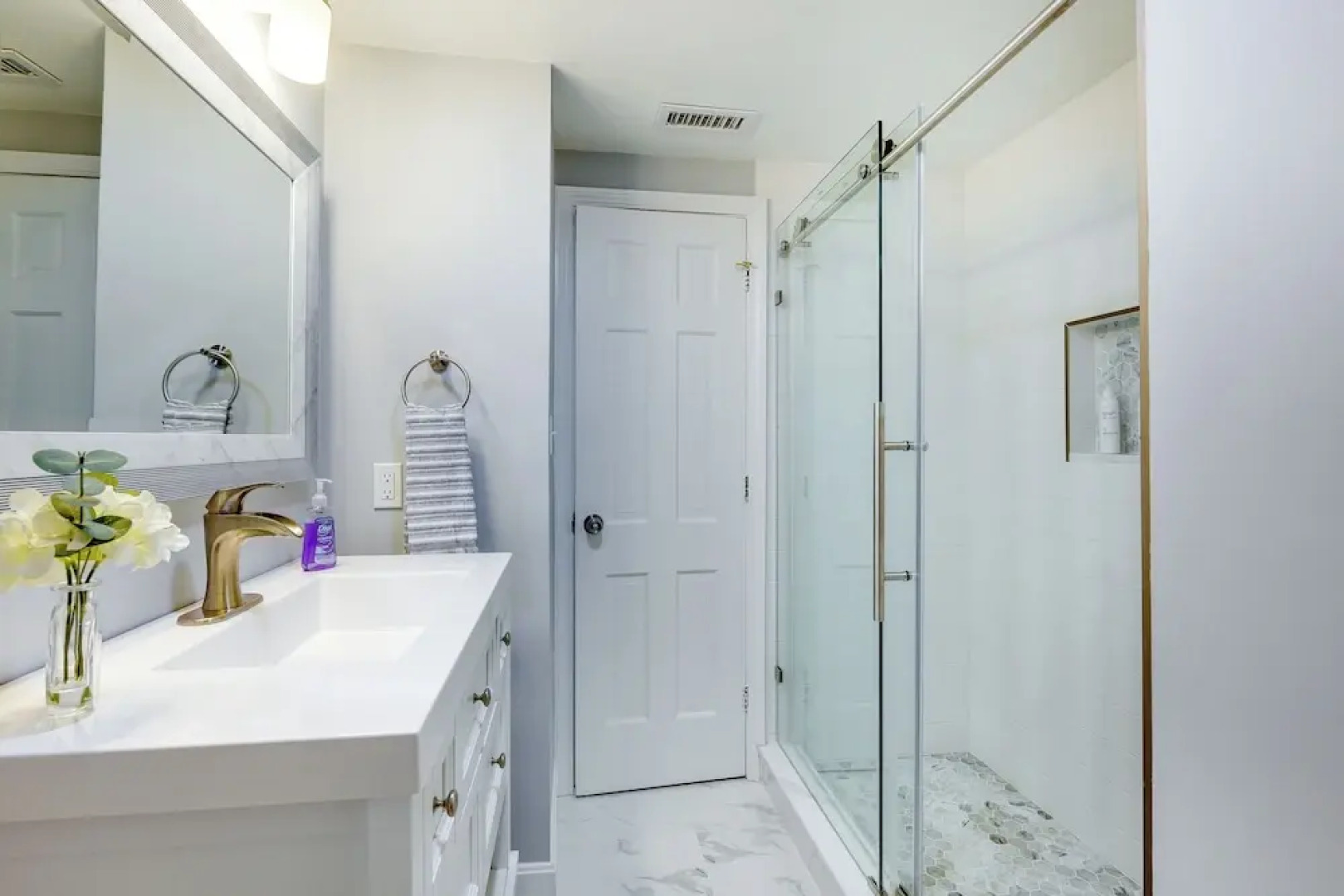 2 Mi to Craigville Beach: Hyannis Home w/ Deck