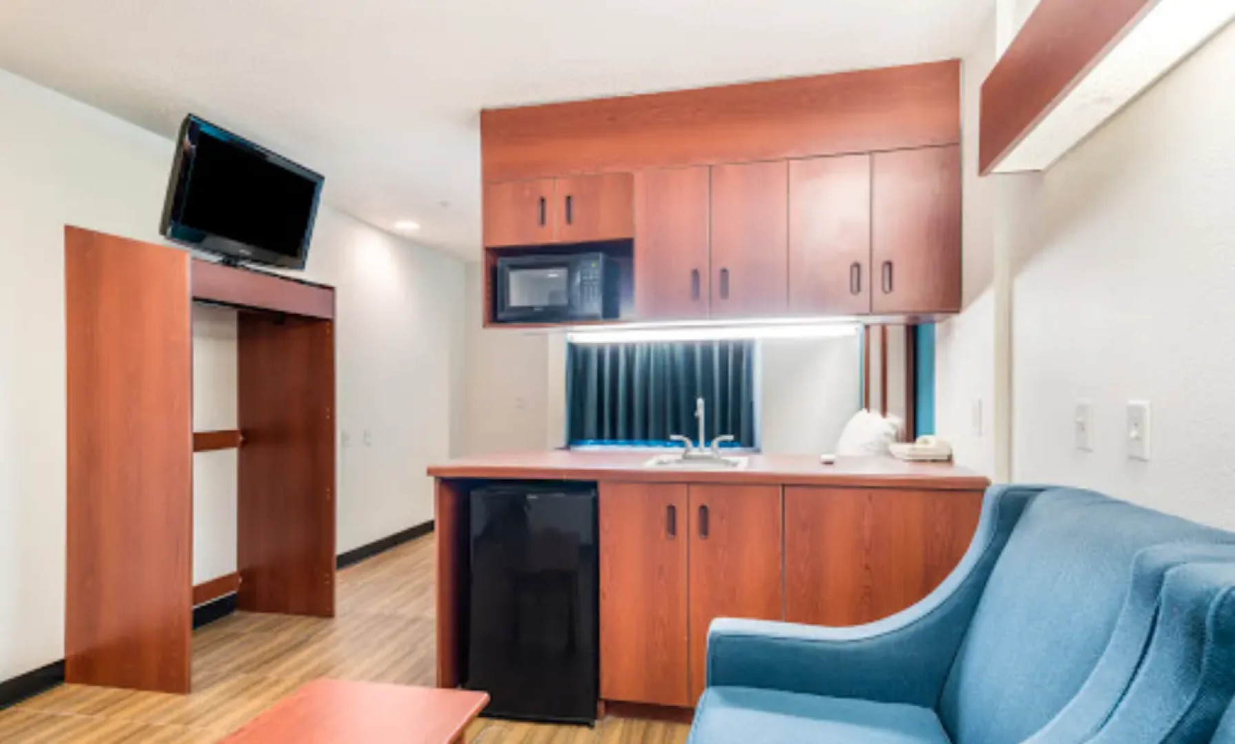 Americas Best Value Inn & Suites Brunswick