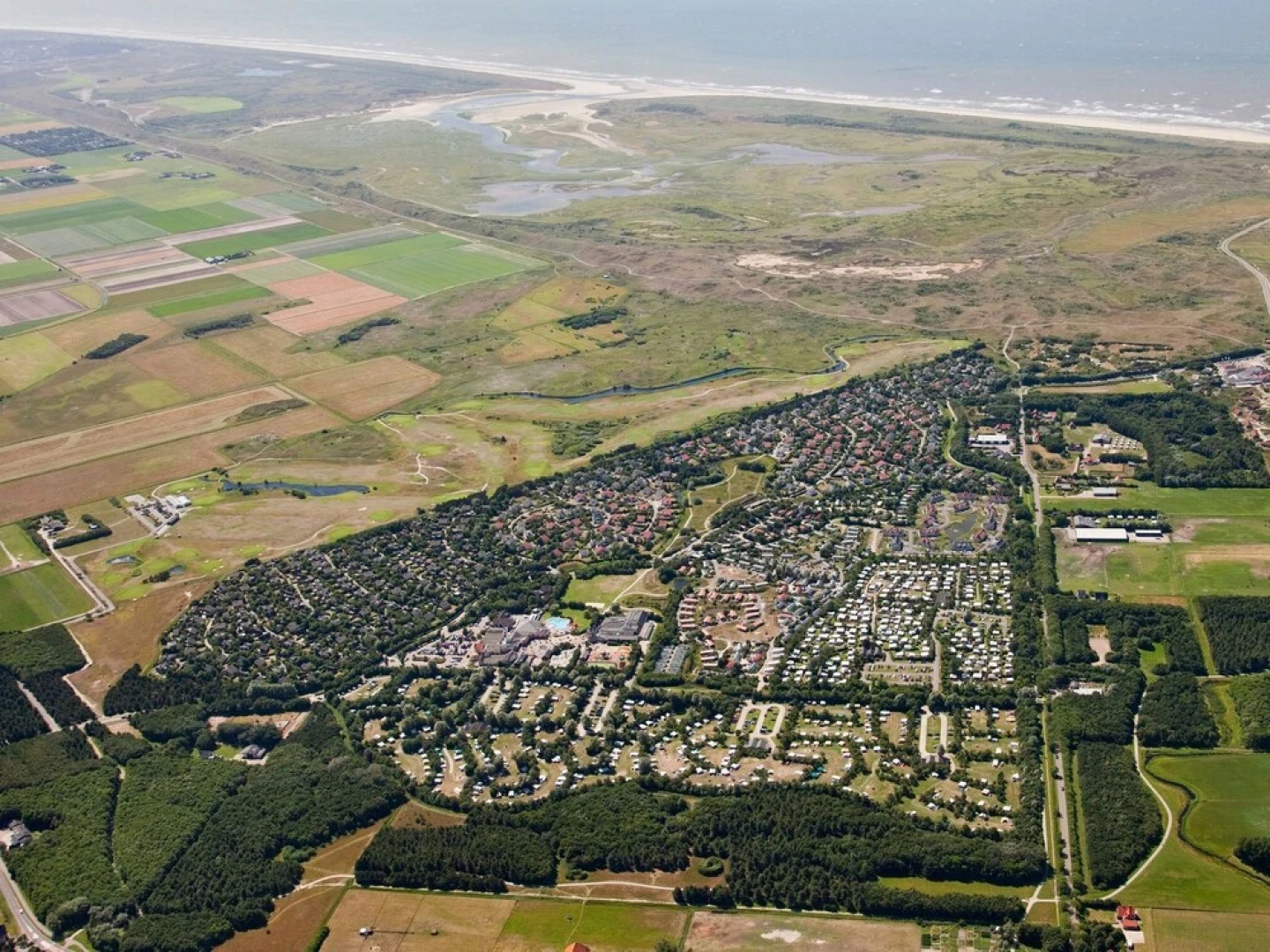 Detached Holiday Home with Dishwasher, Located on Texel