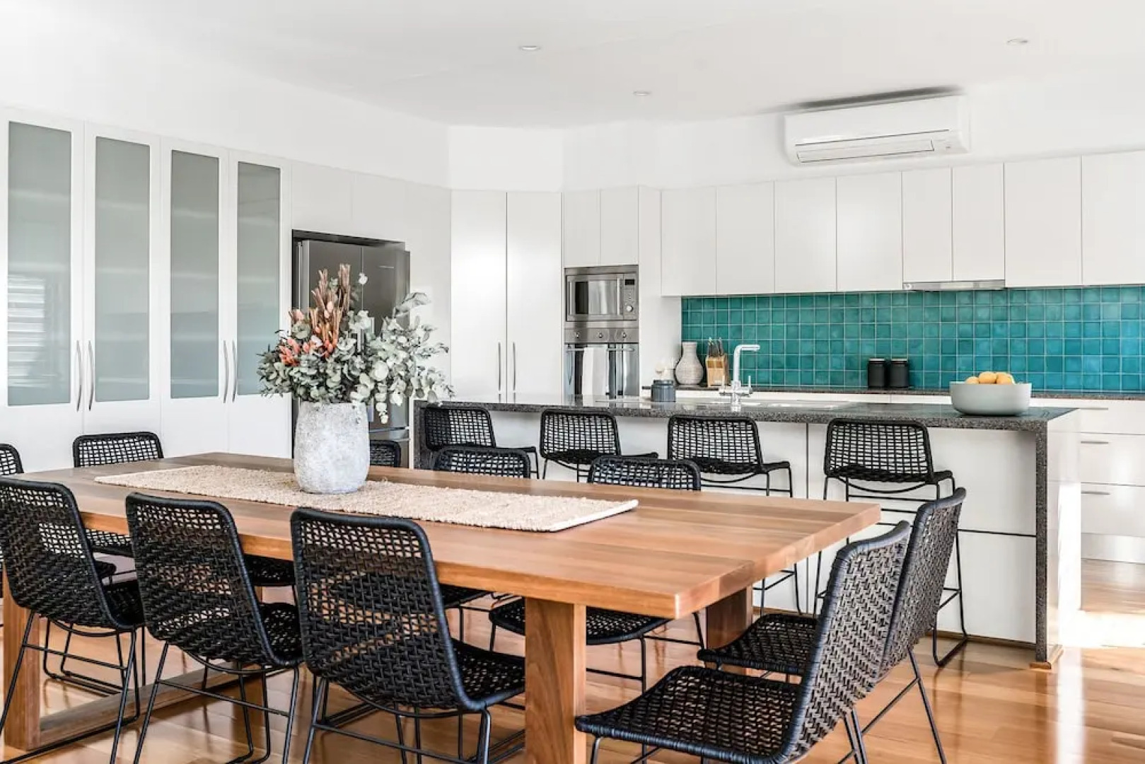 A PERFECT STAY - Shore Beats Work