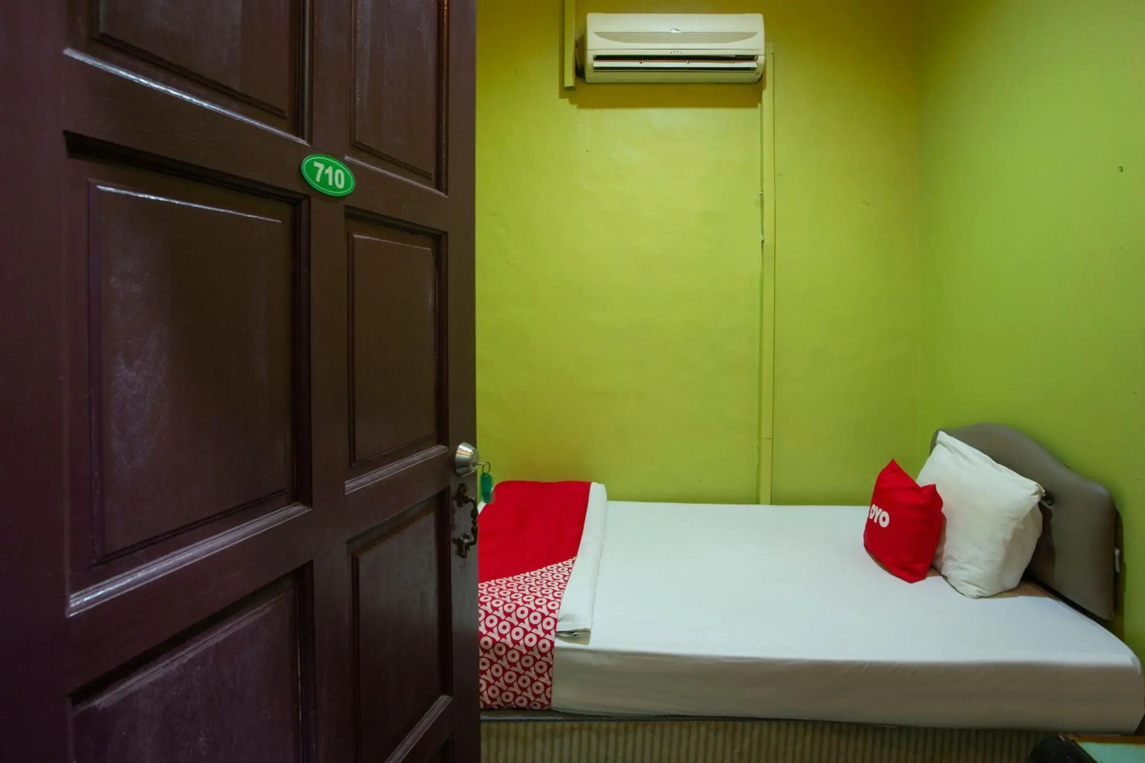 SPOT ON 90137 Casavilla Hotel Pudu