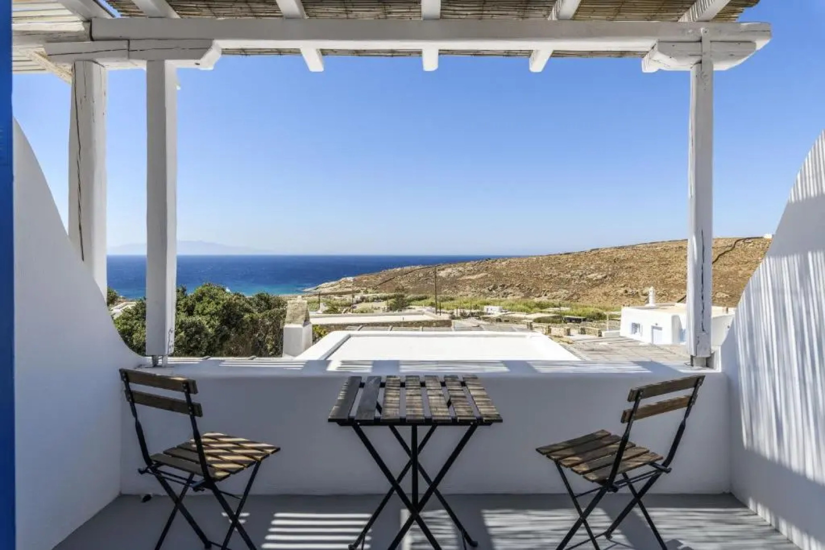 Mesmerising Sea View Lia Residence