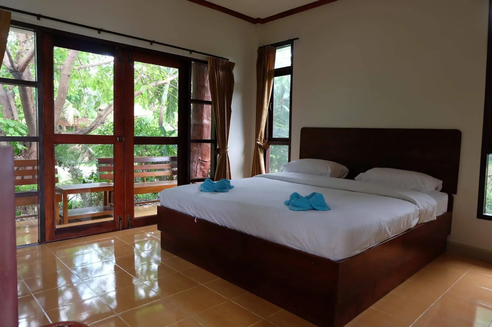 Maiyai Resort - Big Tree