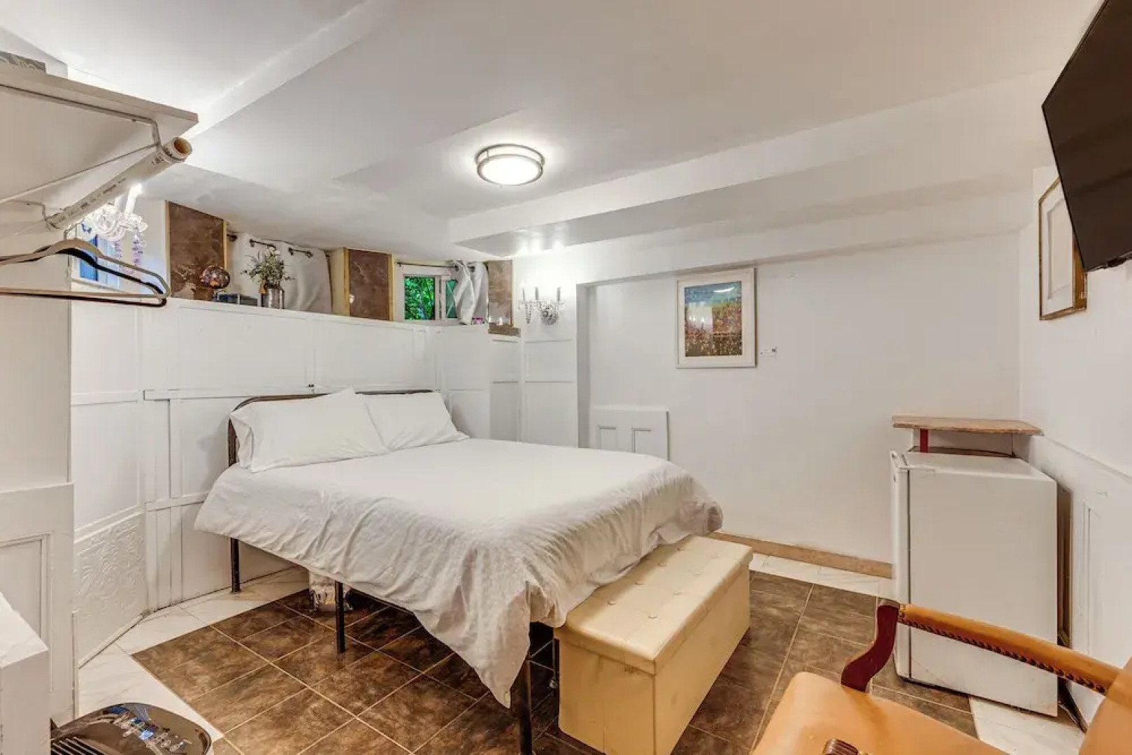 Near Downtown Scranton: Getaway w/ Patio