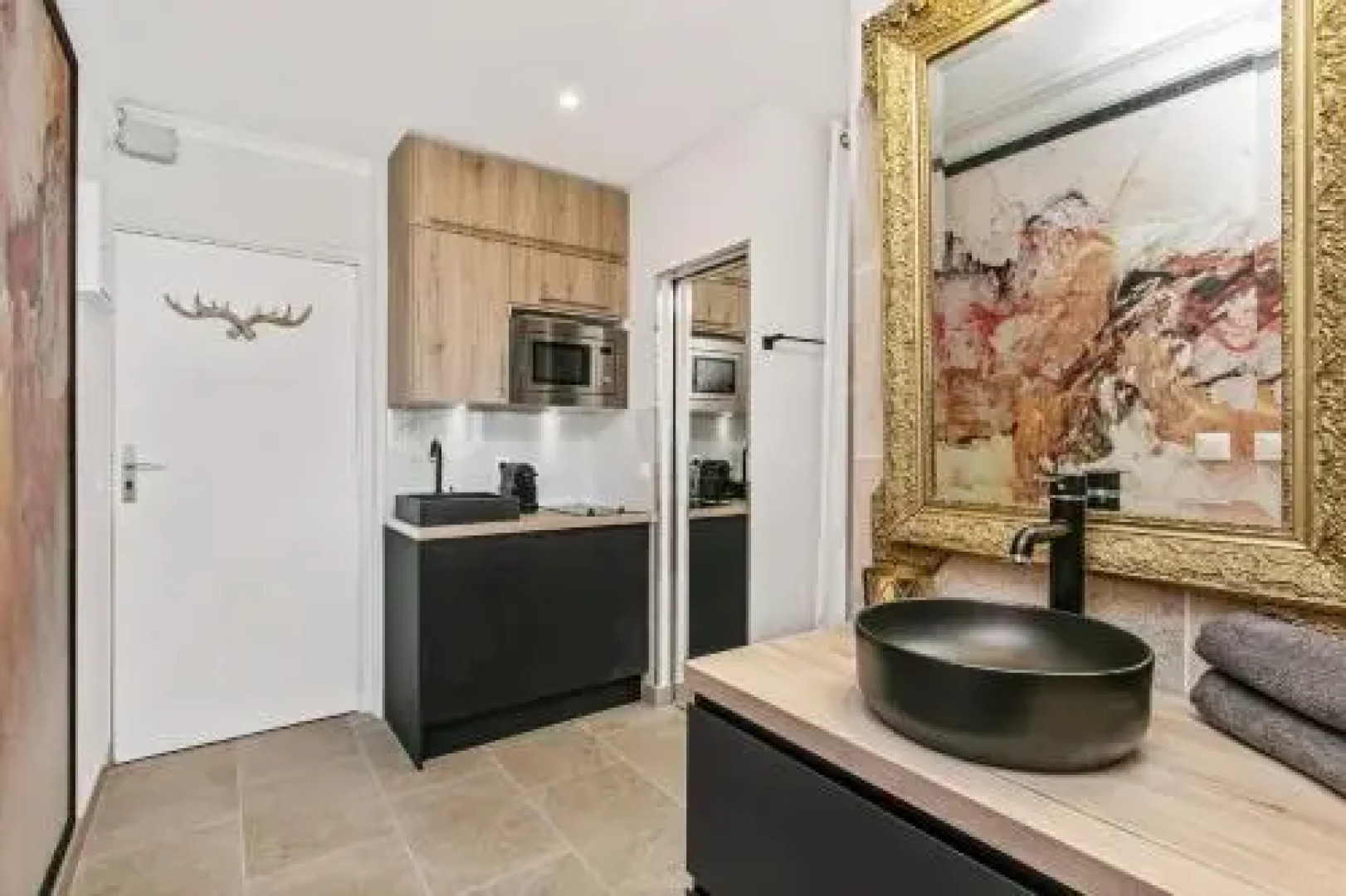 Studio Naturist Village