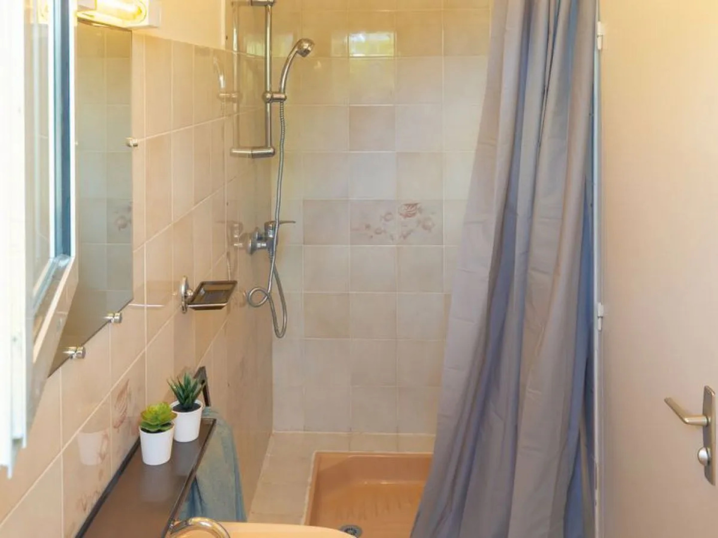 Cremiou Beach (KER215)