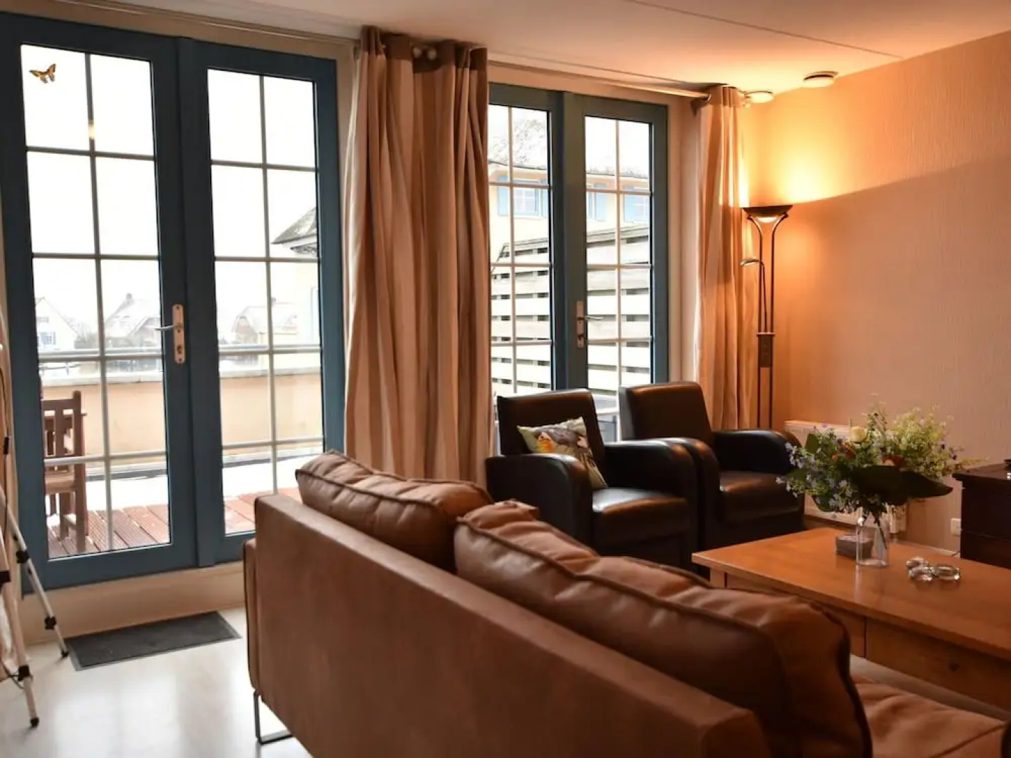 Exclusive Holiday Home Floating on a Lake in Friesland