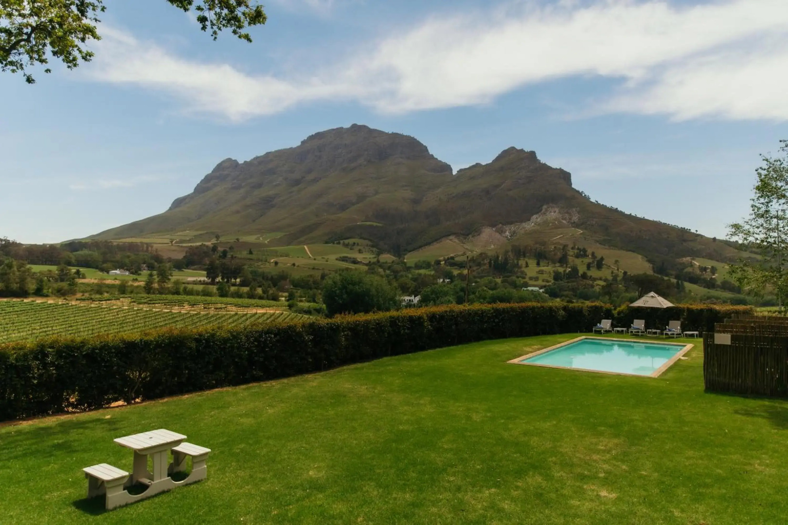 Le Pommier Wine Estate