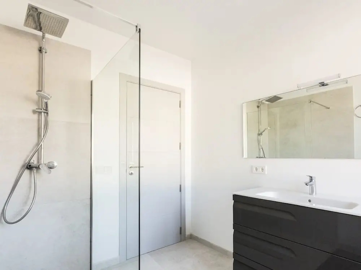 Residence by G Can Rochet