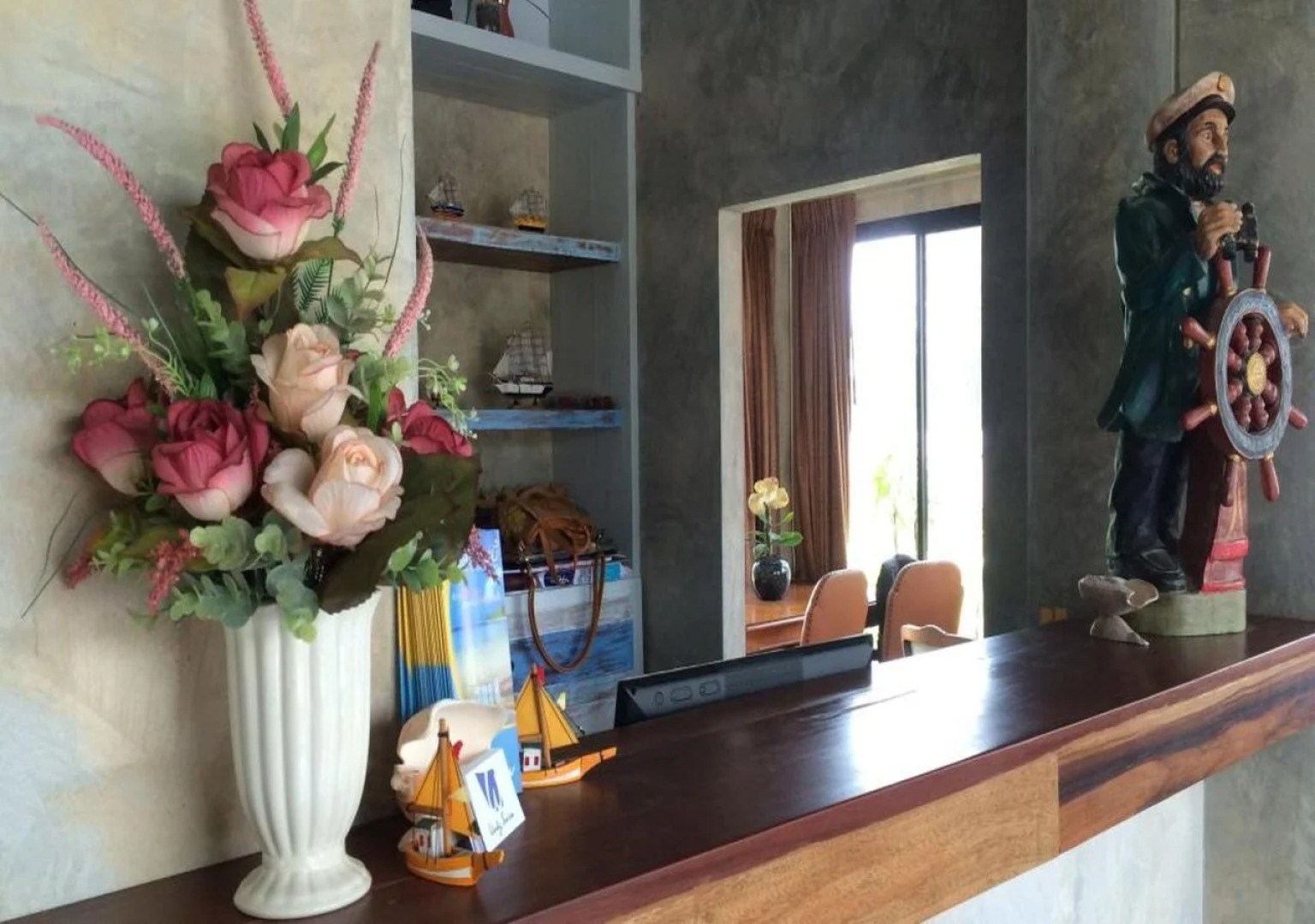 Windy Sea View Resort