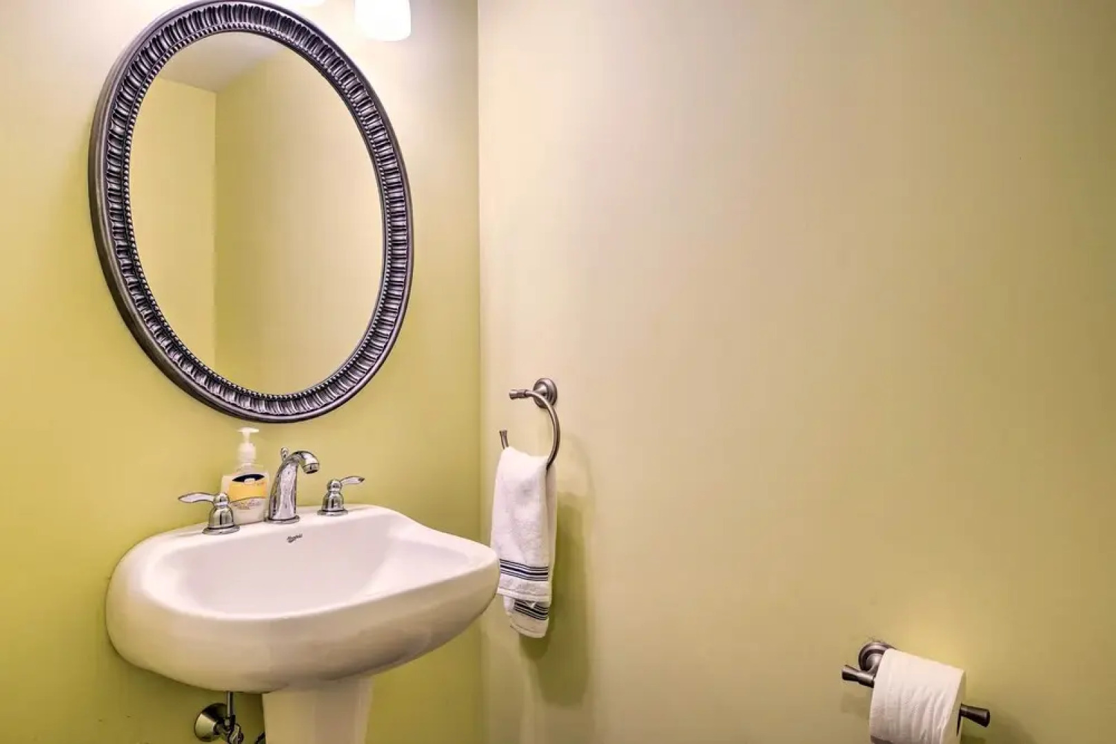 Bethel Townhome: 8 Mi to Sunday River Resort!