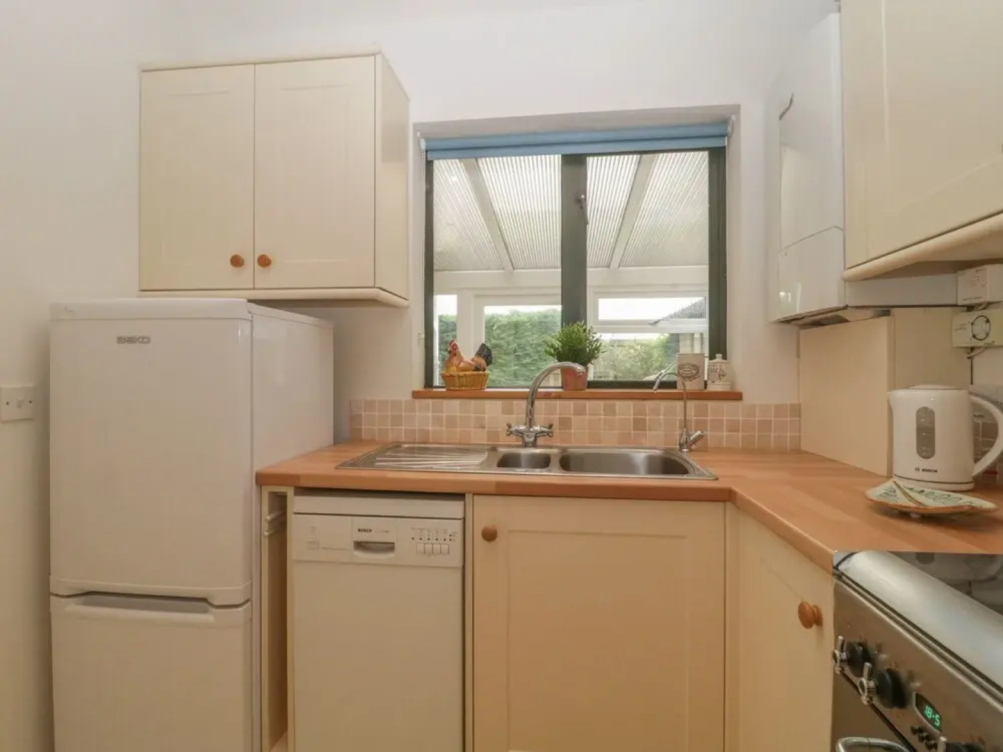 1A Erneston Crescent