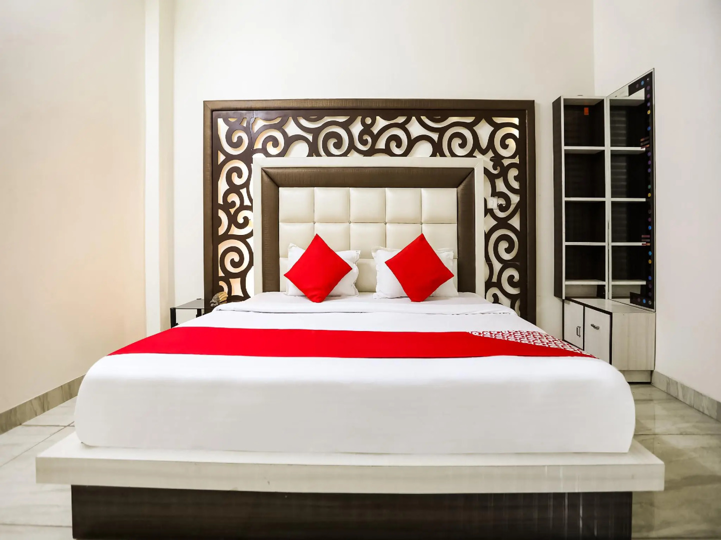 OYO 40867 Hotel Harsh