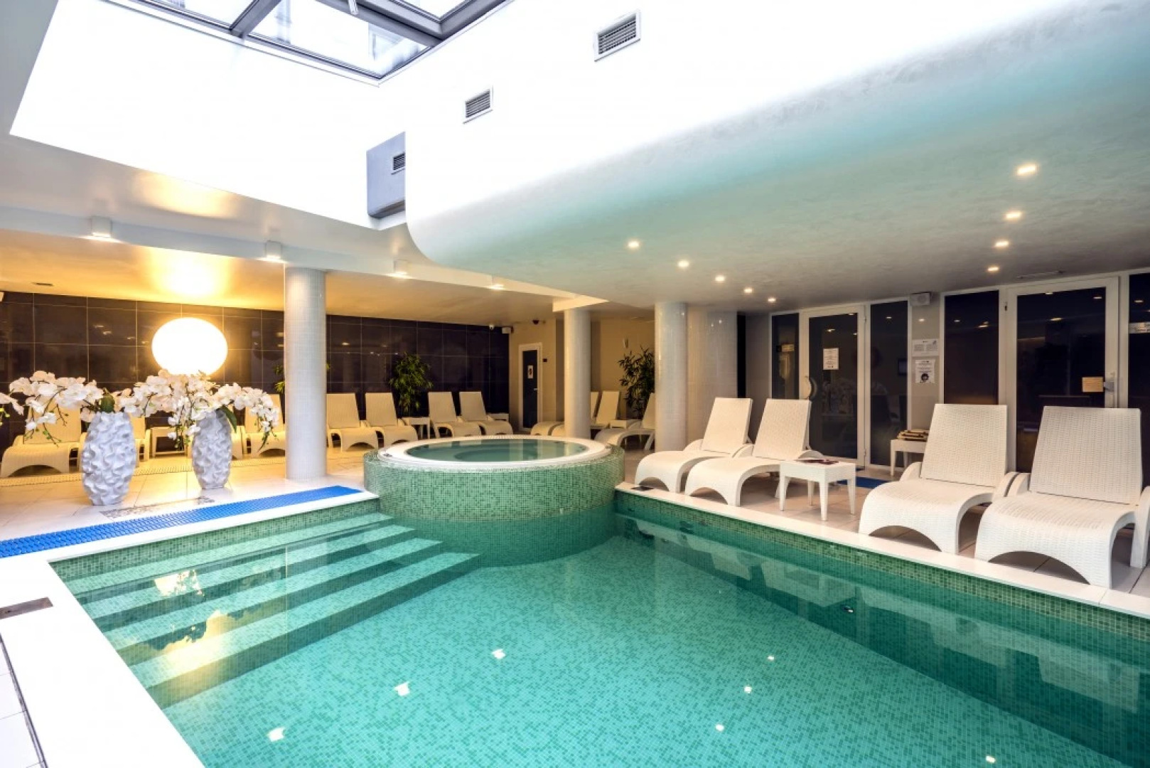 Отель Wellton Centrum Hotel & Spa