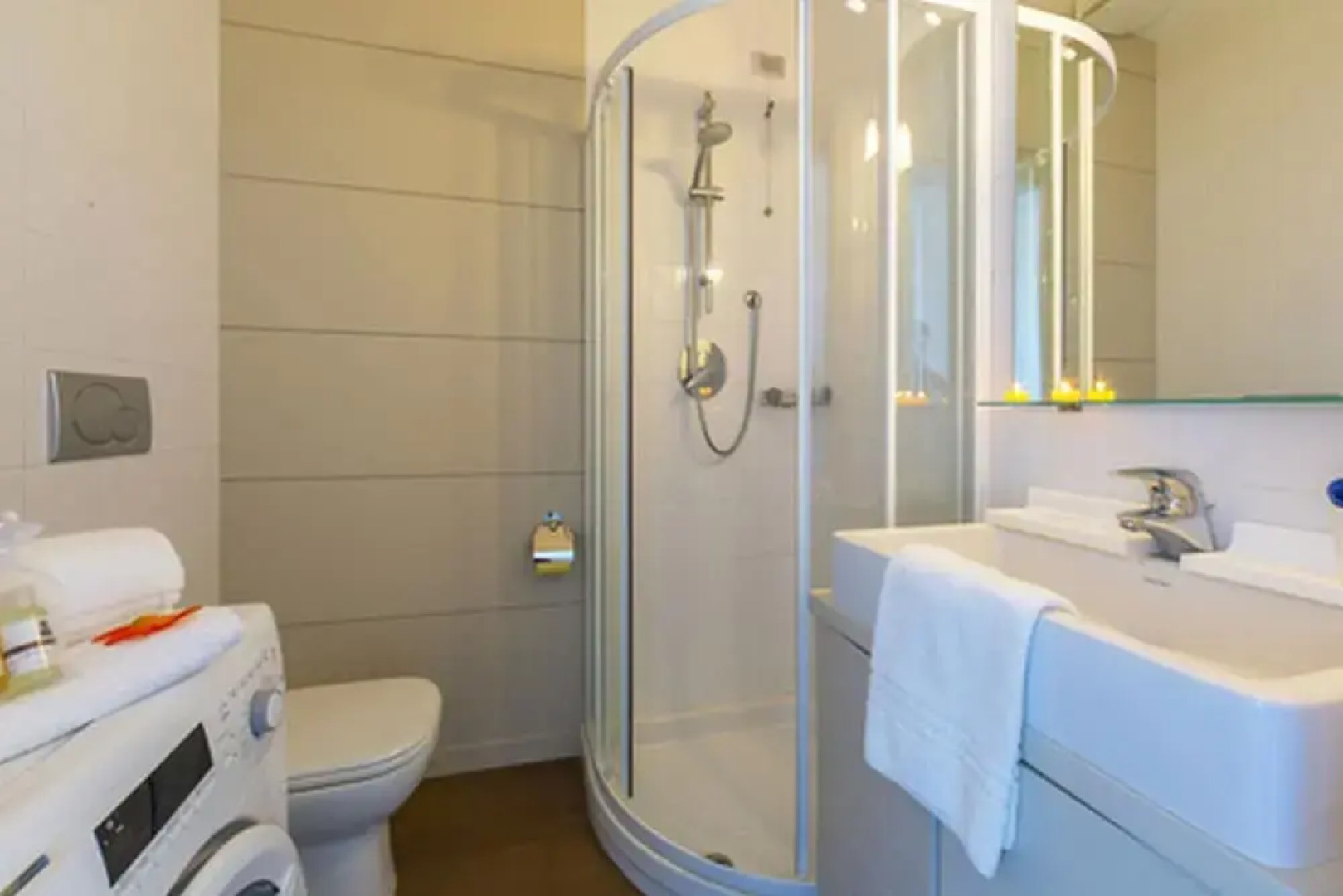 Sole di Meina Pool and Lake View