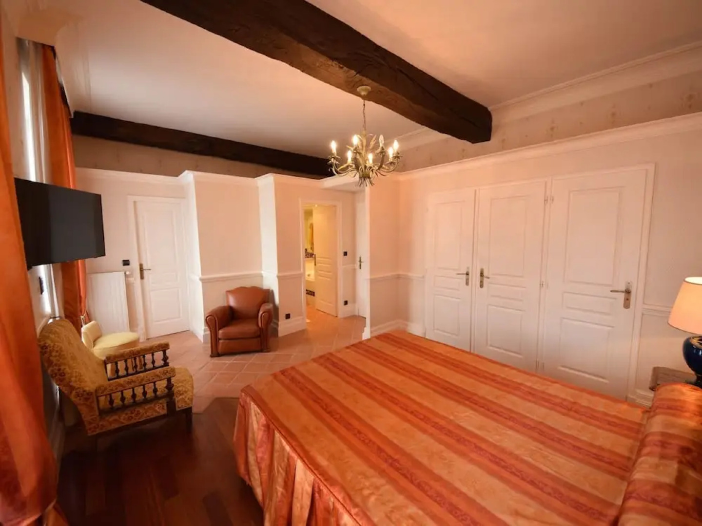 Lavish Villa on an Exclusive Estate in Liorac-sur-louyre With Pool