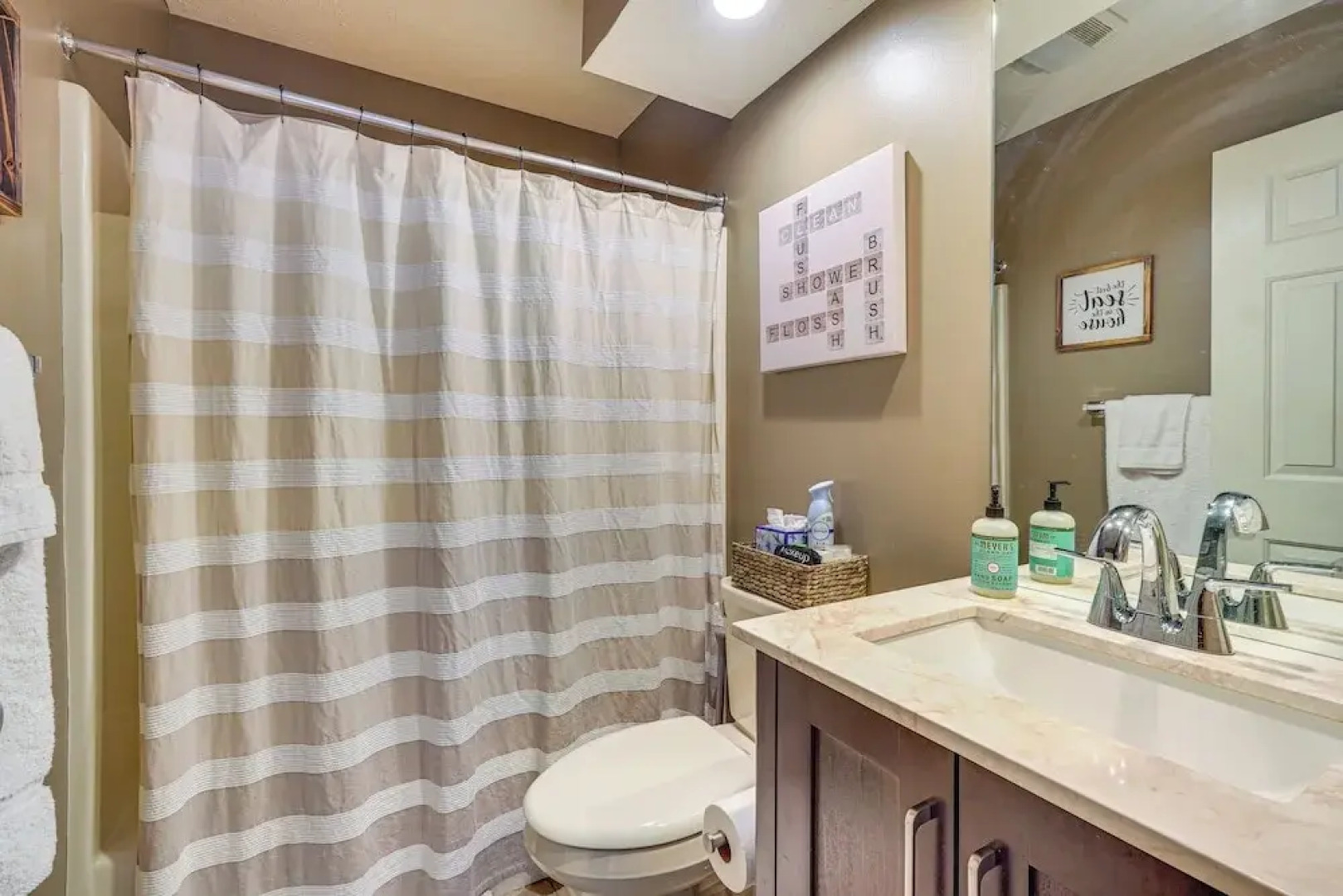 Spacious Modern Home ~ 1 Mi to Camelback Mountain!