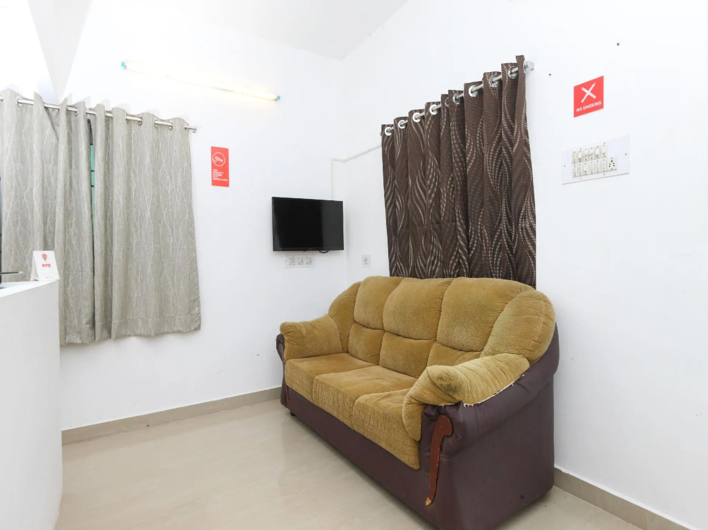 Oyo 15480 West Wood Residency