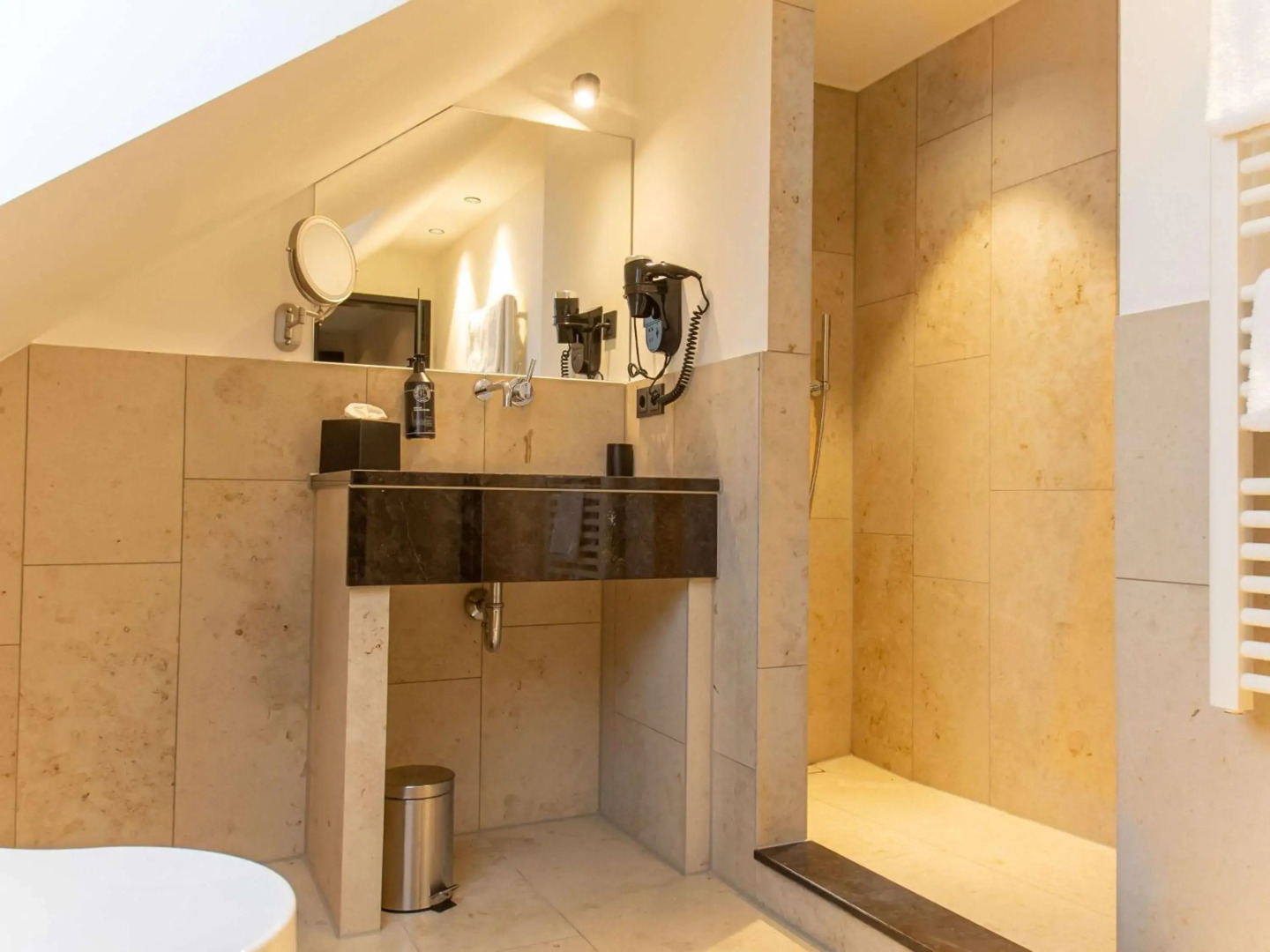 MUZE Hotel Düsseldorf - Handwritten Collection